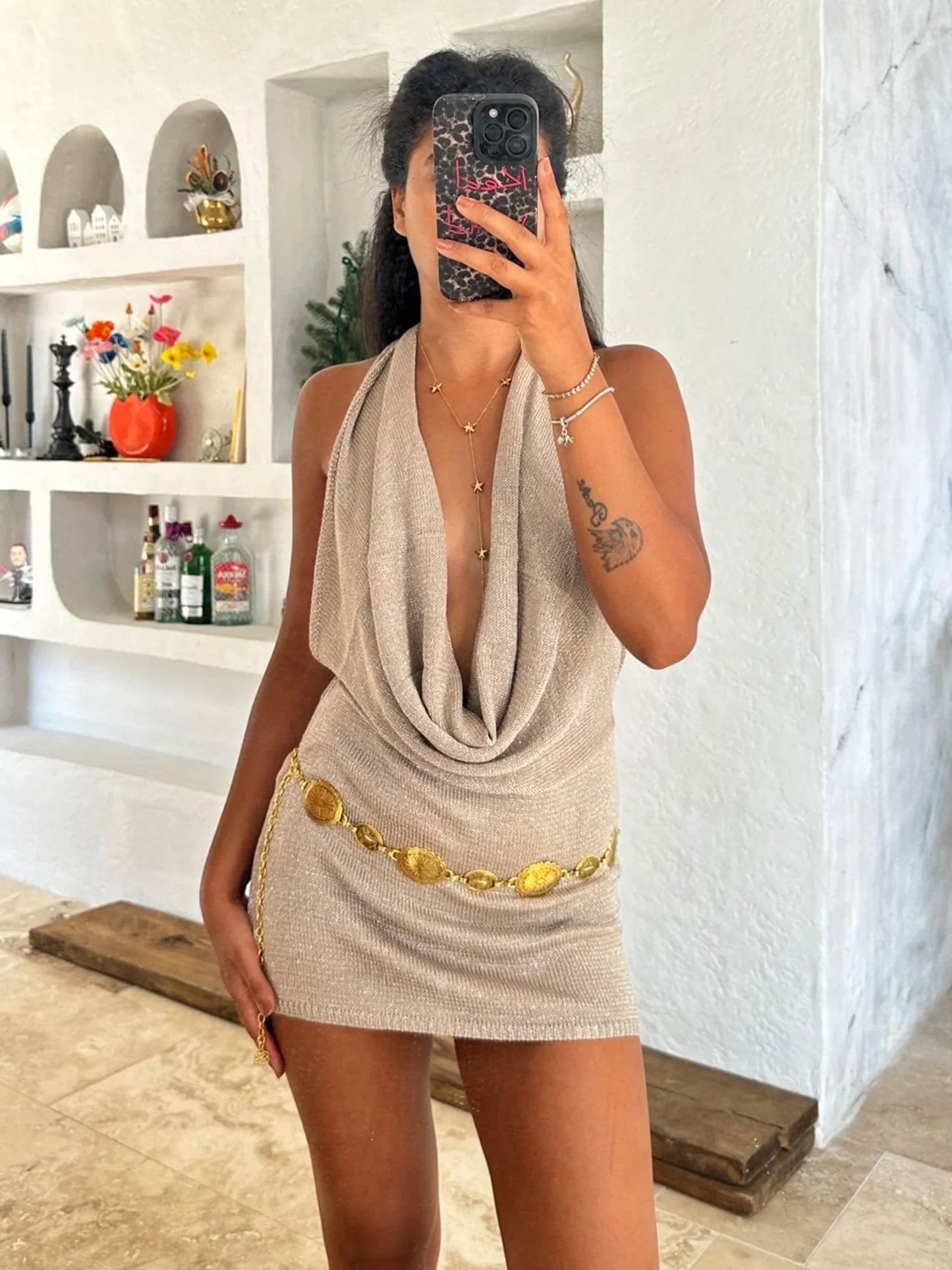 MINI VESTIDO ESPALDA DESCUBIERTA CON ESCOTE EN V
