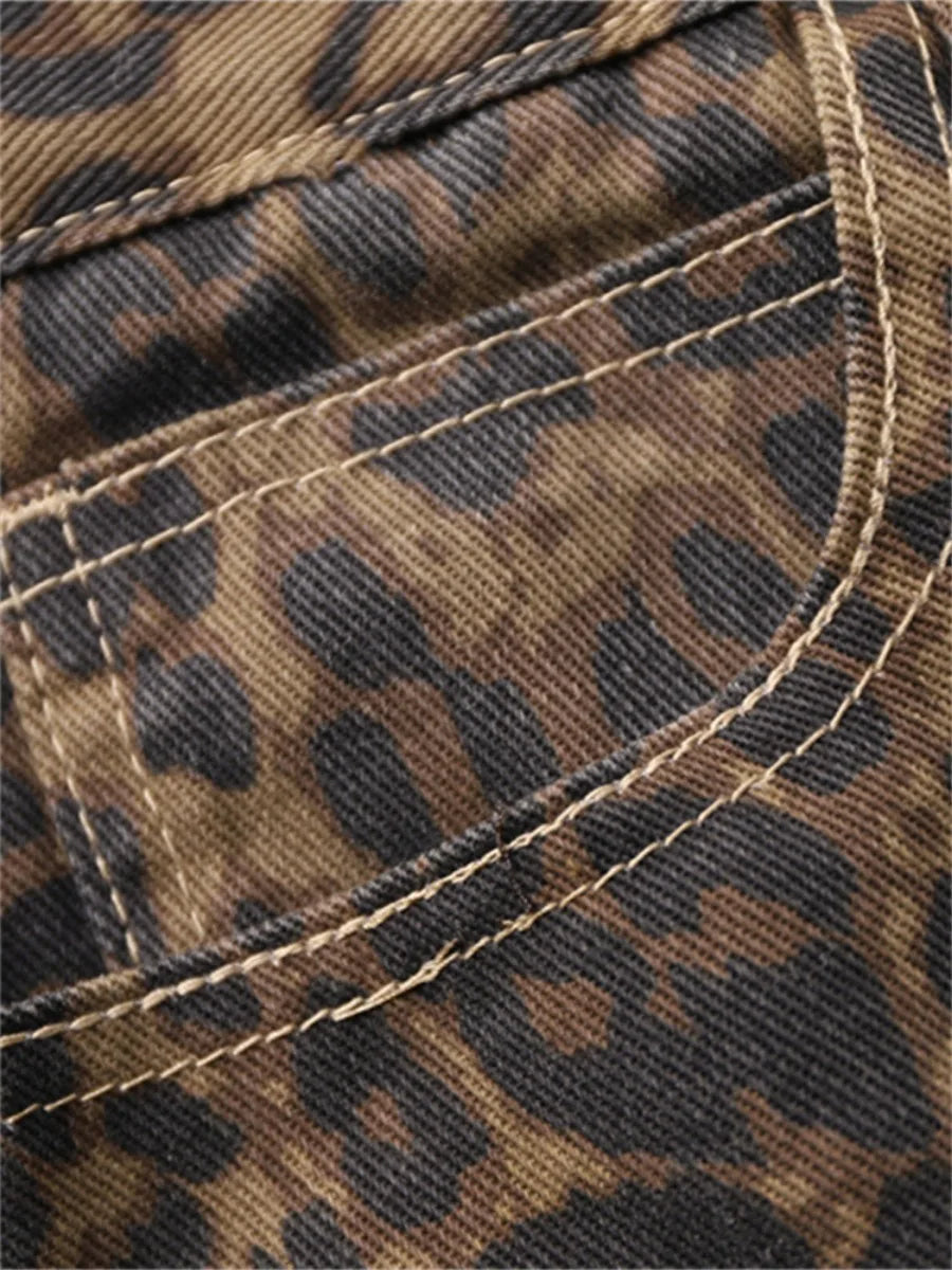 PANTALONES CON ESTAMPADO DE LEOPARDO